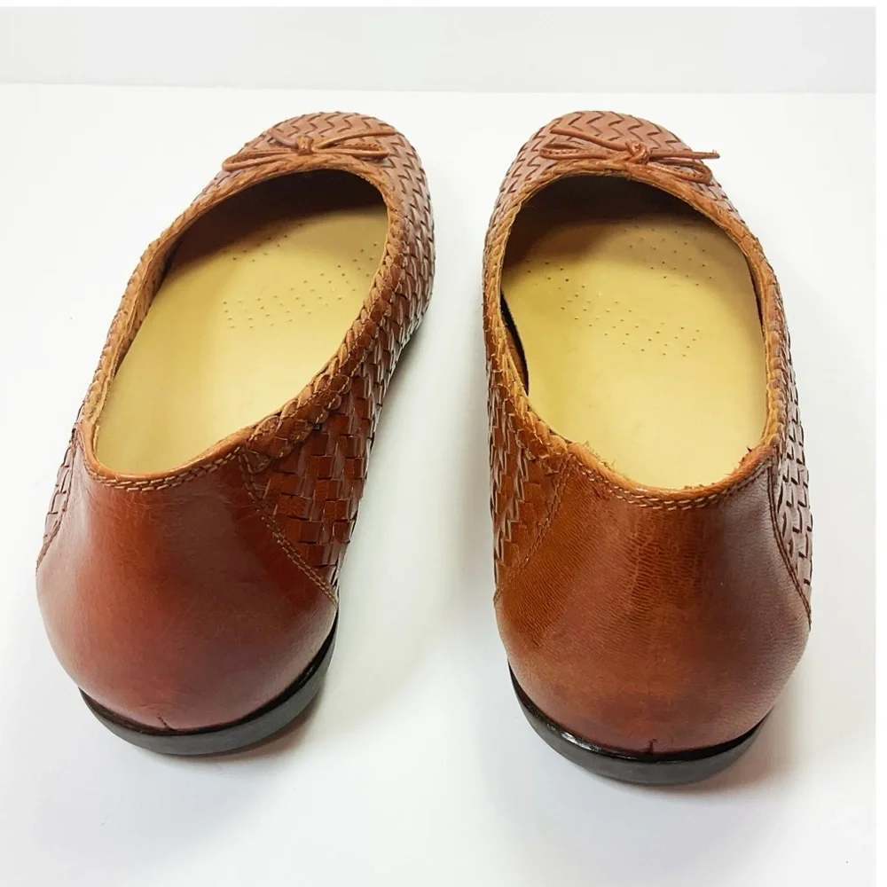 Trotters Gillian Woven Leather Bow Square Toe Ballet Flats